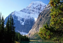 意媒：曼联表示对阿劳霍感兴趣，巴萨想签赫伊森替代他.